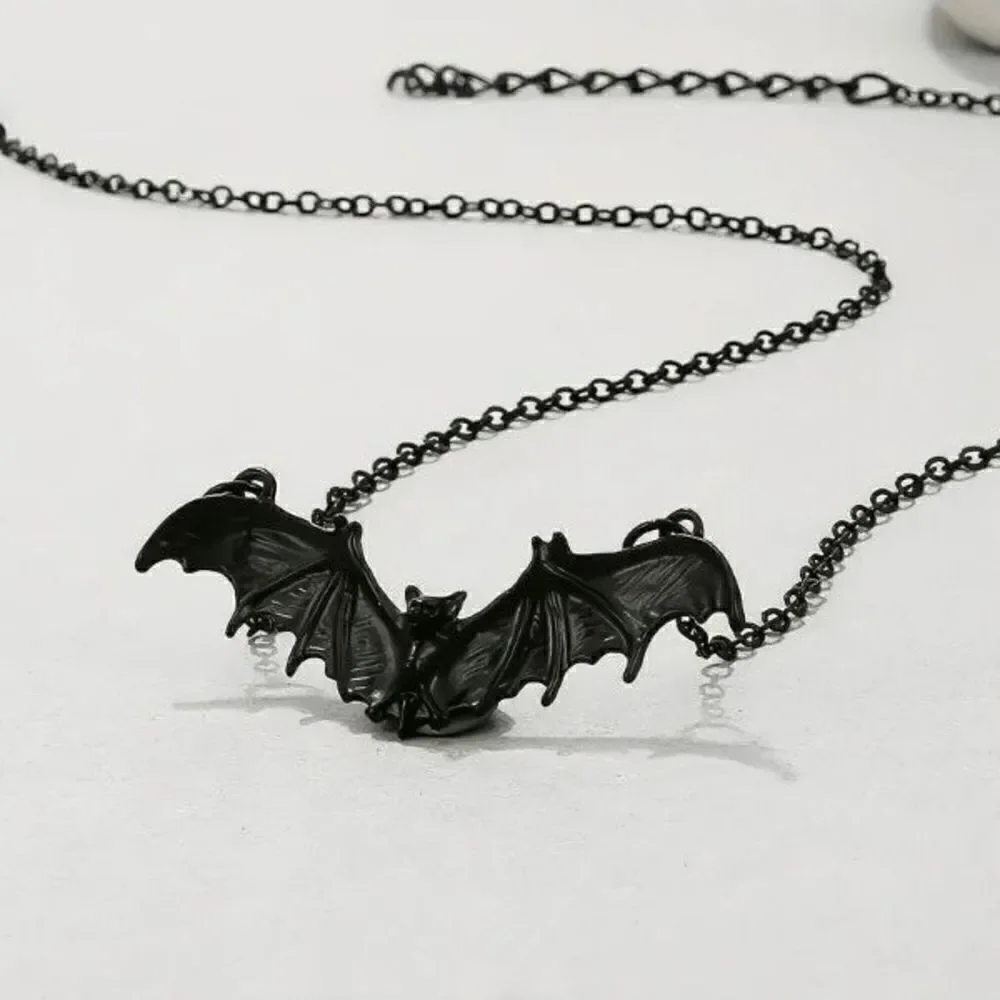 BLACK FLYING BAT VAMPIRE UNISEX PENDANT NECKLACE CHOKER